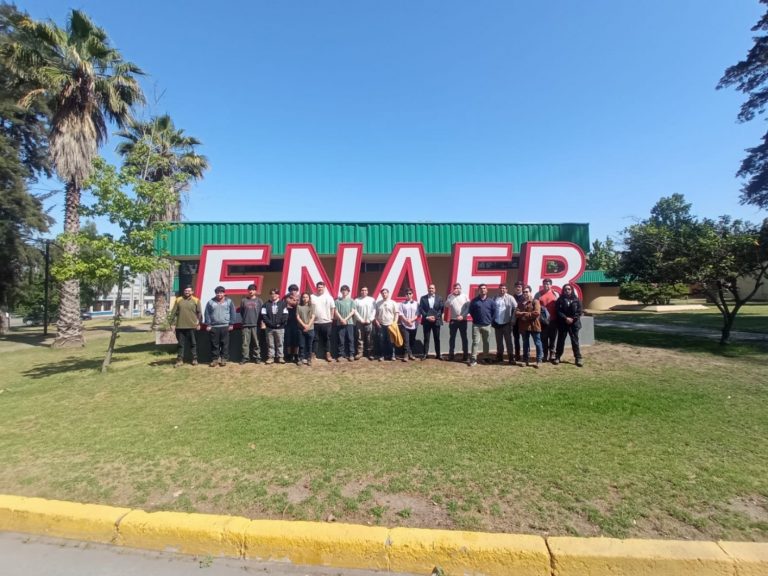 Estudiantes de la Universidad Católica del Maule realizan visita técnica a ENAER Chile
