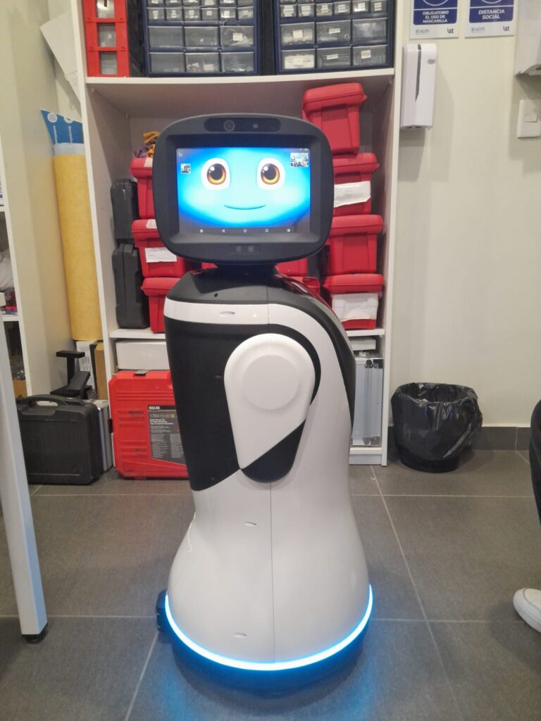 Nuevo equipamiento llega a Ingeniería en Automatización y Control junto con Ingeniería Civil Electrónica.