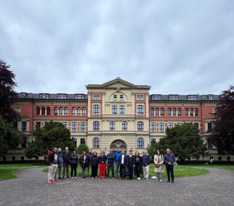 Director de las Escuelas de Ing. Civil Electrónica y Ing. en Automatización y Control de la Universidad Católica del Maule participa en pasantía internacional Erasmus+ sobre energía solar aplicada a la agricultura.
